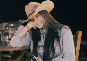 Idade de Ana Castela durante apresentação em show sertanejo com visual boiadeira