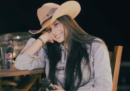 Idade de Ana Castela durante apresentação em show sertanejo com visual boiadeira