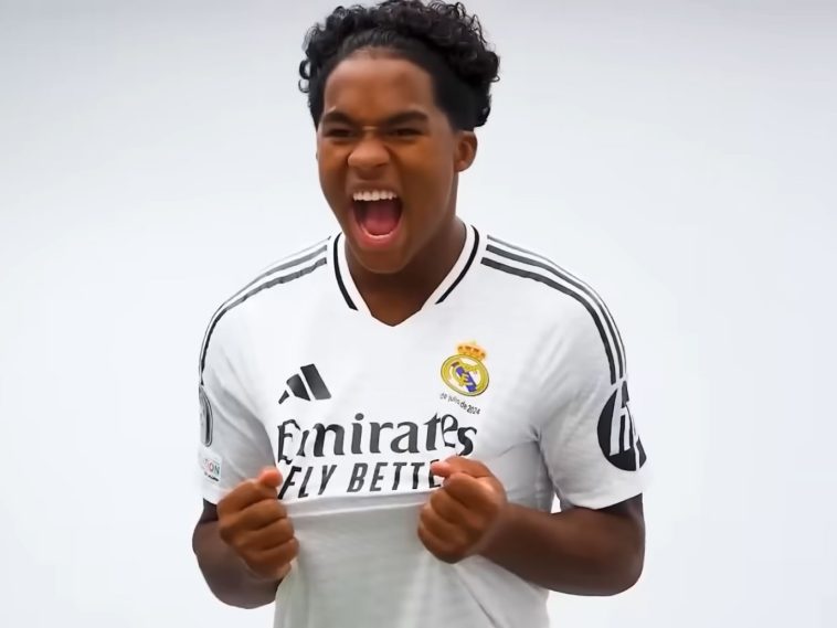 Idade do jogador Endrick durante partida de futebol com a camisa da Seleção Brasileira